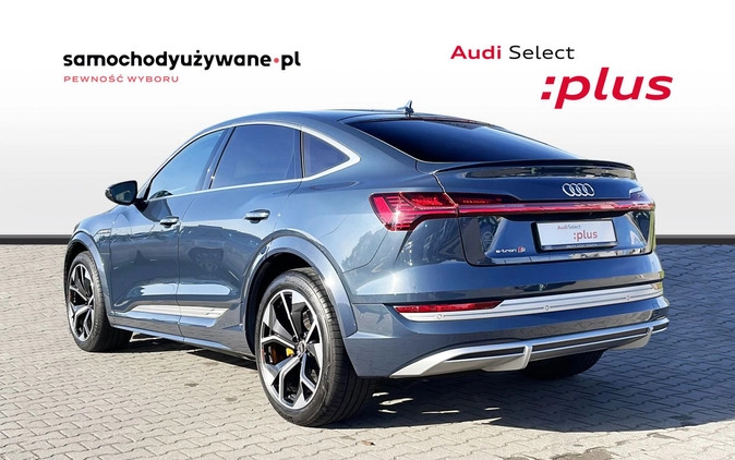 Audi e-tron cena 279900 przebieg: 11819, rok produkcji 2021 z Darłowo małe 742